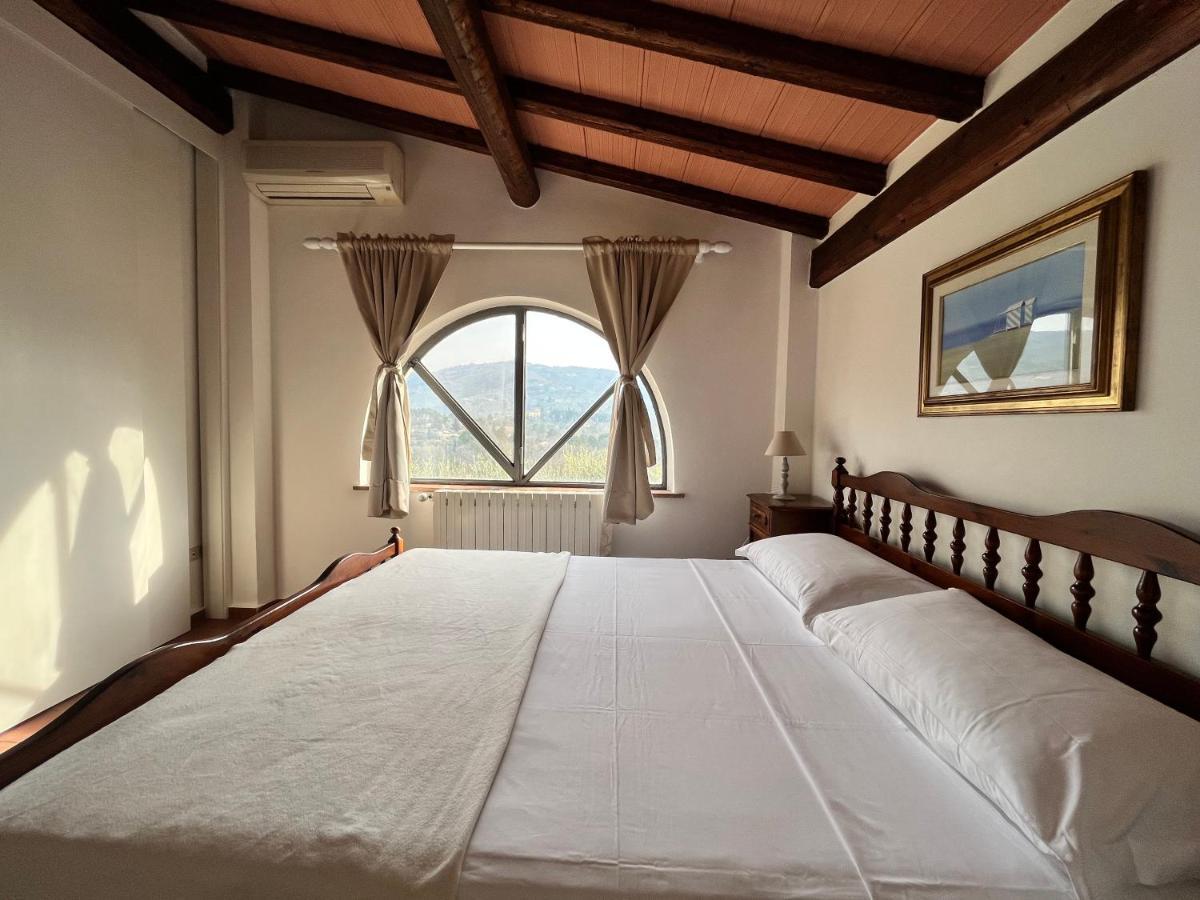 Casa Del Pino Bed & Breakfast Borgo a Buggiano Bagian luar foto