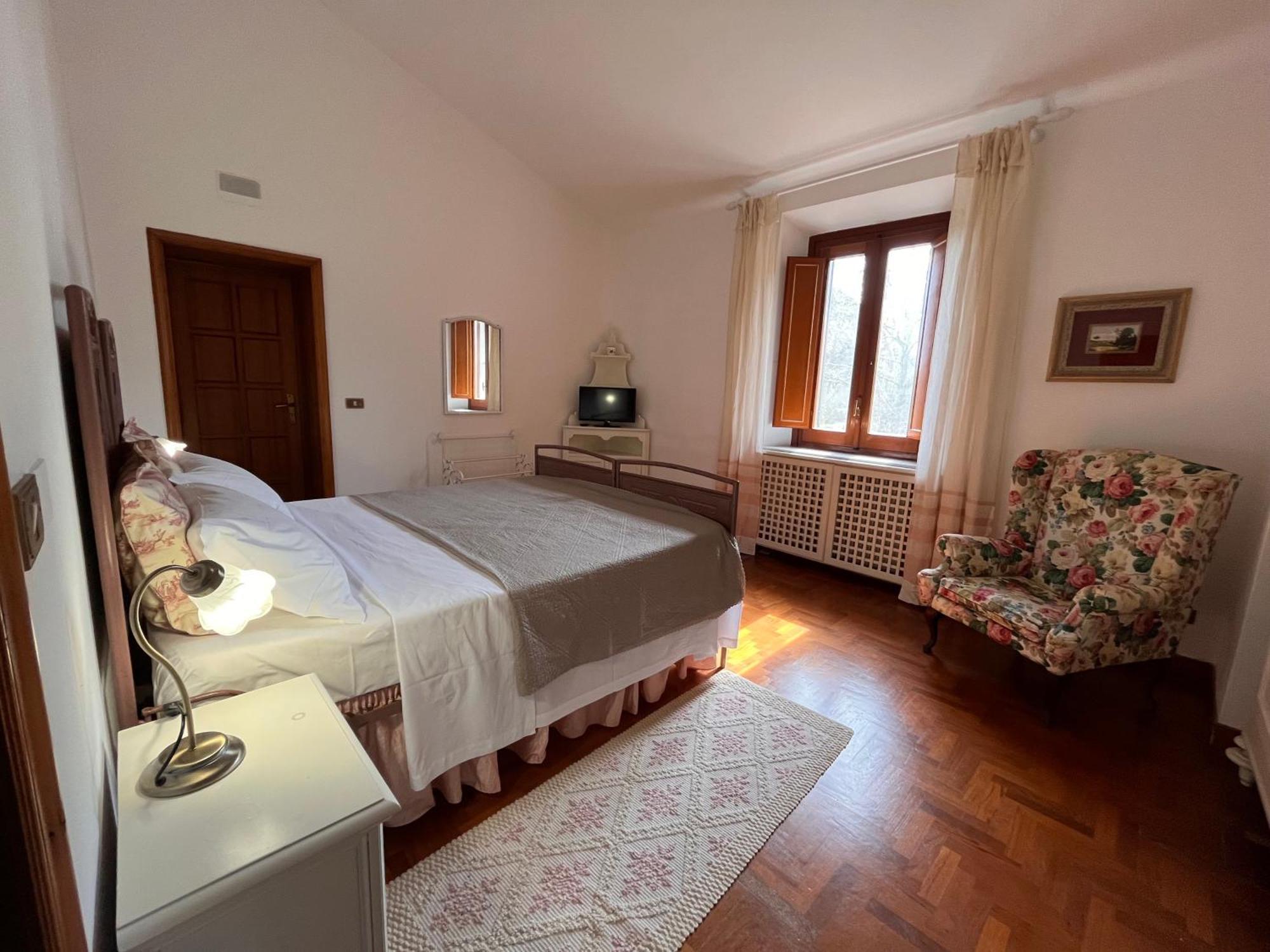 Casa Del Pino Bed & Breakfast Borgo a Buggiano Bagian luar foto